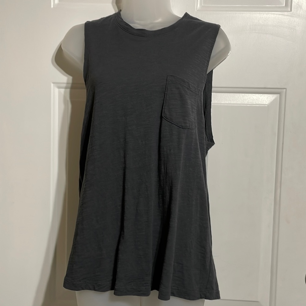 Vuori Like New Sunset Tank Medium Charcoal